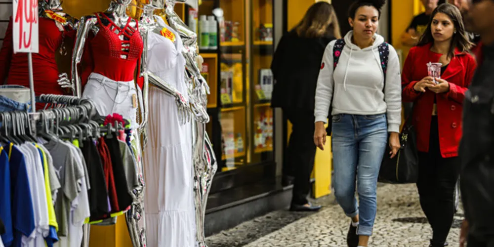 Veículos, móveis, eletrodomésticos, farmácias e mercados puxaram o índice para cima