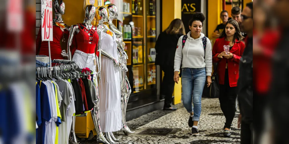 Veículos, móveis, eletrodomésticos, farmácias e mercados puxaram o índice para cima