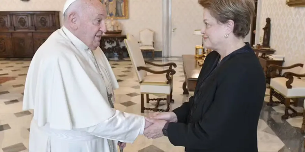 Sumo pontífice recebeu a ex-presidente