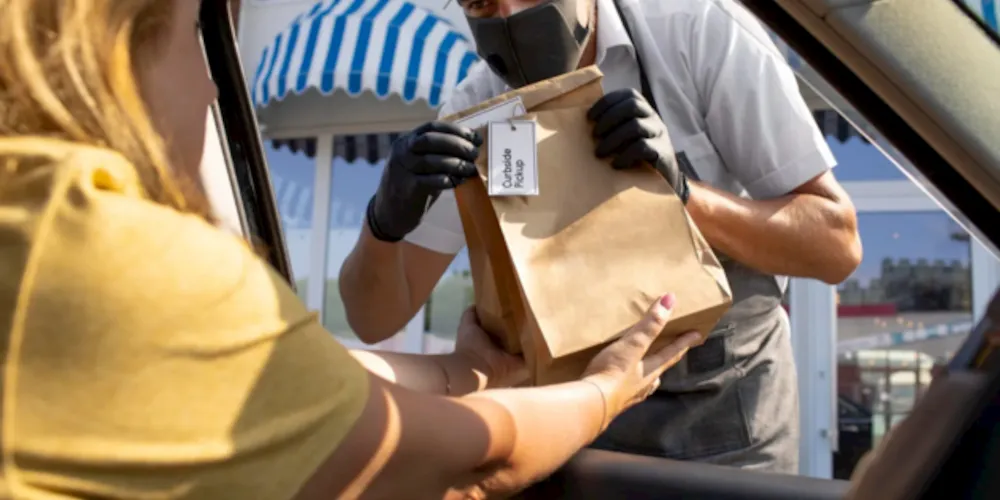 TJ-DF condena cliente a indenizar cliente que sofreu acidente em drive-thru