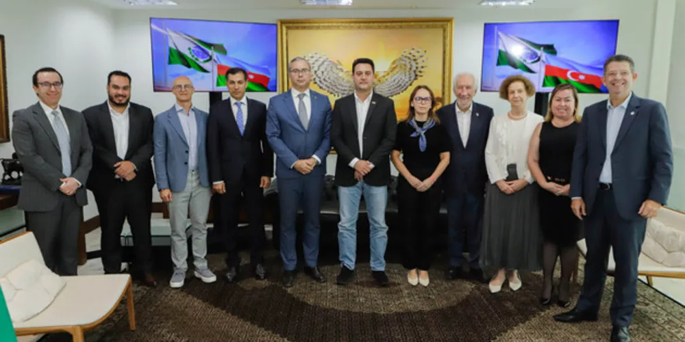 Ratinho Junior recebeu nesta terça-feira (23), no Palácio Iguaçu, o embaixador da República do Azerbaijão no Brasil, Rashad Novruz