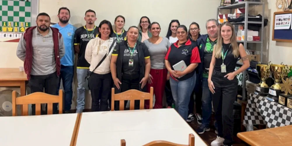 O documento não só foi apresentado na reunião, mas alguns de seus artigos foram discutidos