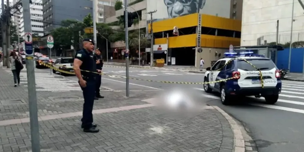 Como a esquina possui diversas câmeras de segurança, provavelmente alguma destas câmeras tenha registrado o que de fato aconteceu