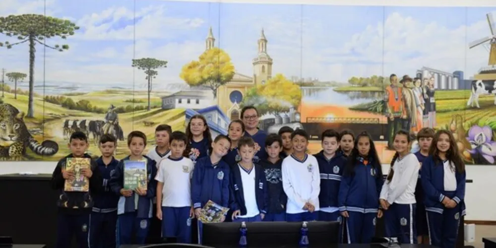 O encontro foi marcado pela apresentação da função do legislativo, executivo e judiciário