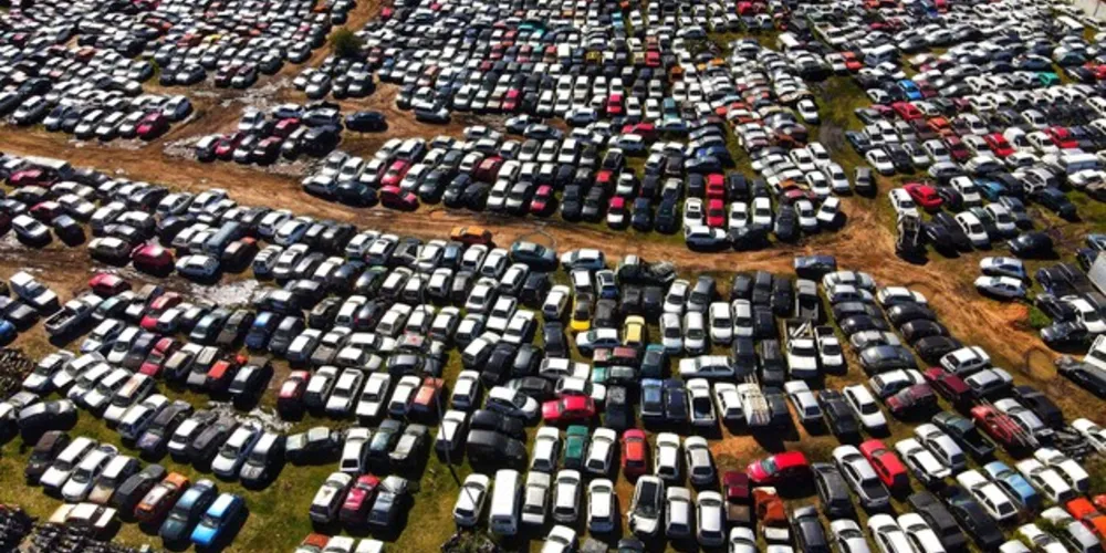 Leilões de 341 veículos em Curitiba, Londrina e Maringá rendem R$ 1,9 milhão