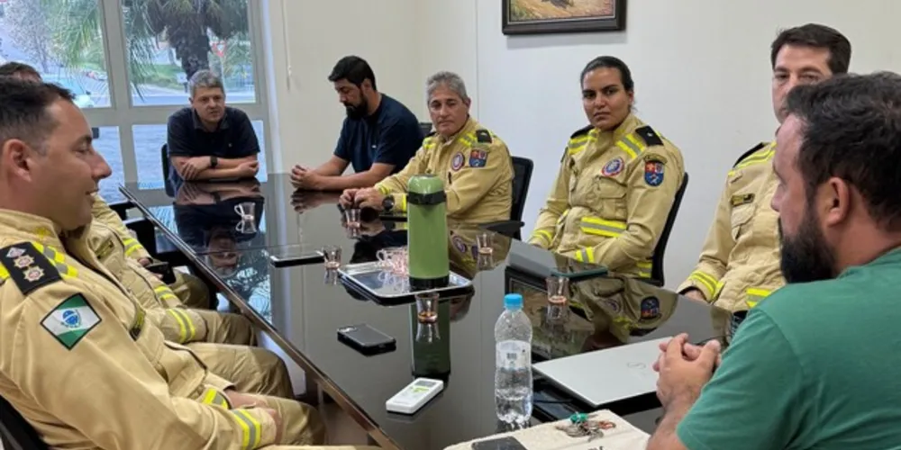 O prefeito Henrique agradeceu a visita e a parceria contínua com o Corpo de Bombeiros