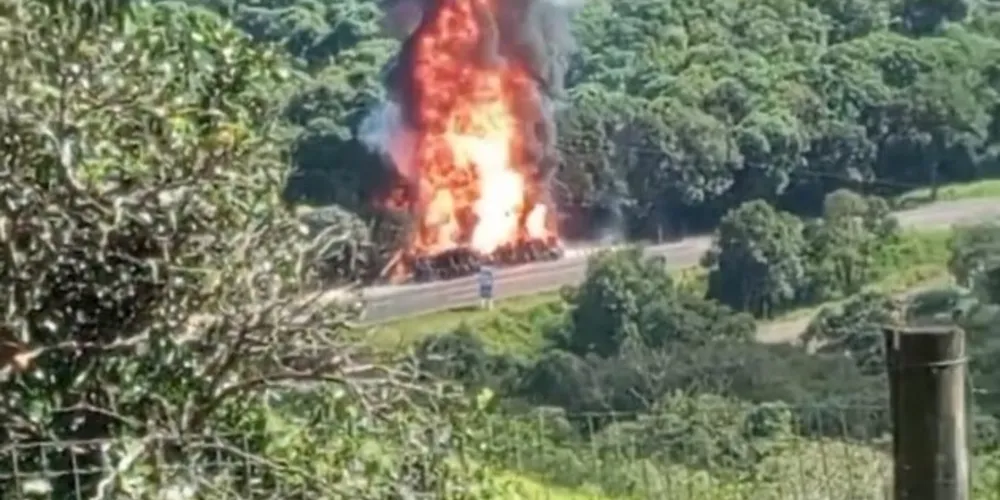 Acidente aconteceu na manhã deste sábado (30)
