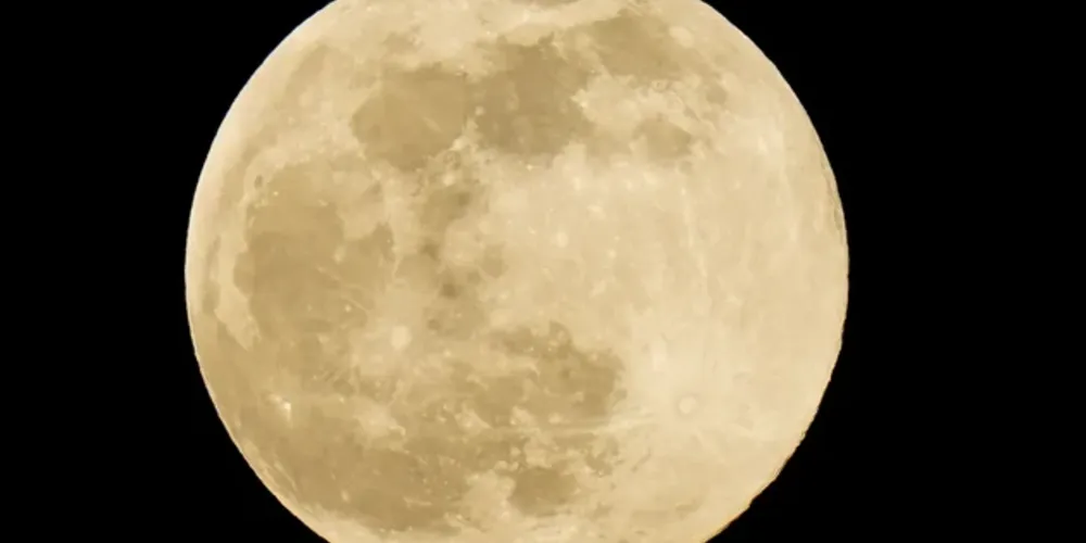 Lua cheia vista em abril de 2021 na Pensilvânia, nos Estados Unidos