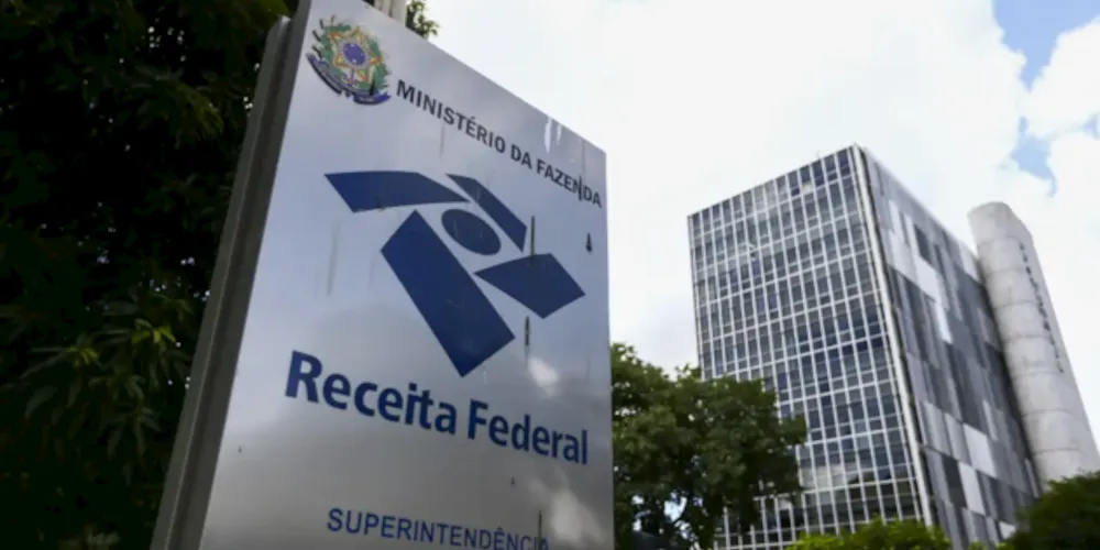 Receita terá de indenizar por equívoco em inclusão de nome de homem em sociedade