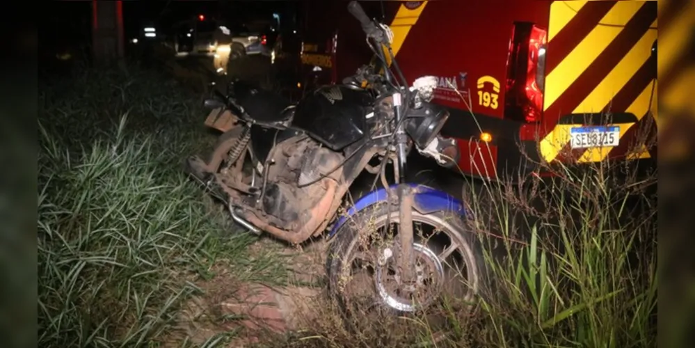 Acidente aconteceu na madrugada desta segunda-feira (22)