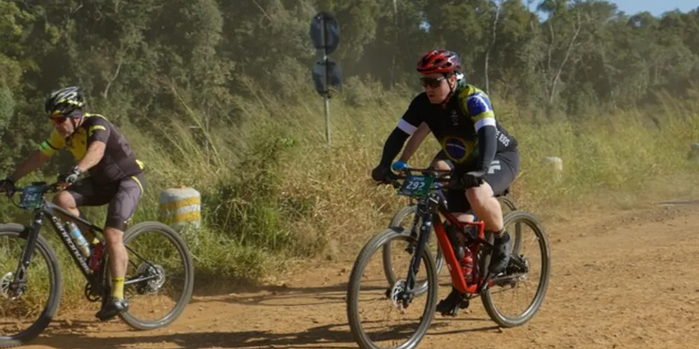 Os atletas desafiaram seus limites em percursos desafiadores pelas belas estradas rurais do município