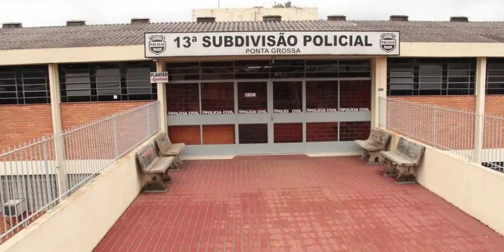 O homem foi levado à delegacia da Polícia Civil.