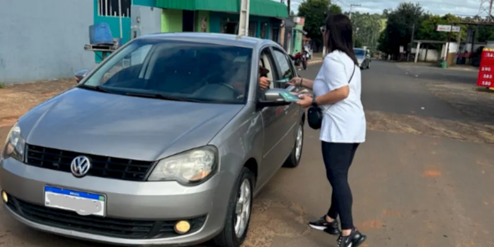 Febre, dor no corpo, dor atrás dos olhos e manchas vermelhas são sinais de alerta