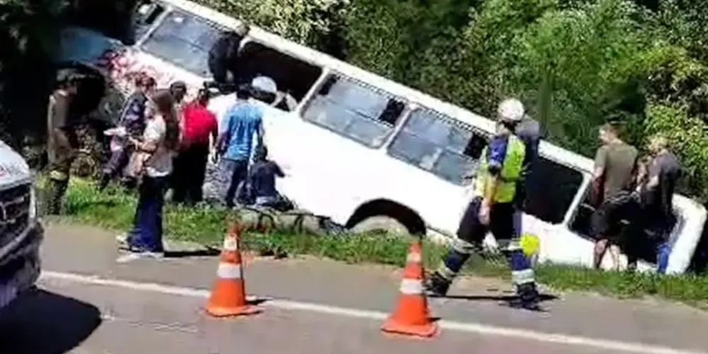 As outras 15 vítimas tiveram ferimentos leves e foram levadas para o Hospital de Mandirituba