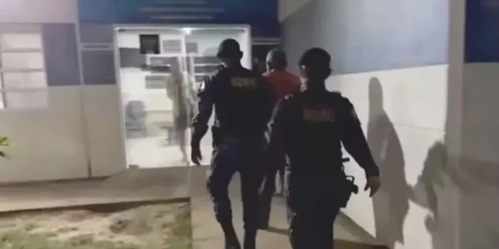 Pedófilo que usou doces para sequestrar e estuprar criança é preso