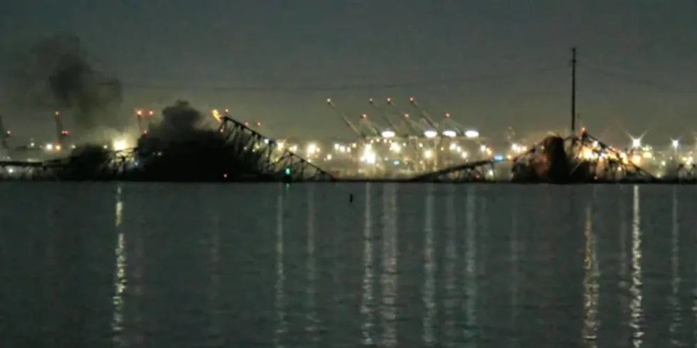 A ponte Francis Scott Key, em Baltimore, que desabou depois de ser atingida por um grande navio