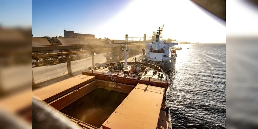 O Porto de Paranaguá segue movimentando a todo o vapor e com a expectativa de novos recordes