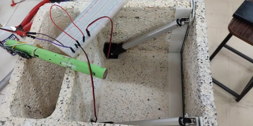 A cápsula contém duas divisões, uma para os componentes eletrônicos e outra para o material biológico