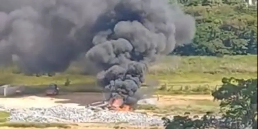 Após a queda, um incêndio foi provocado
