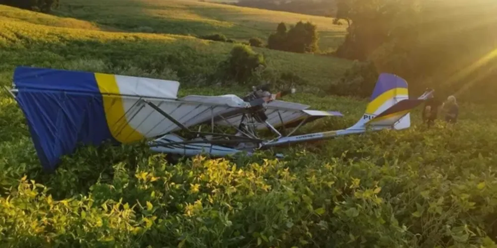 Ultraleve caiu em uma região de lavoura de soja em Santa Rosa, no Rio Grande do Sul