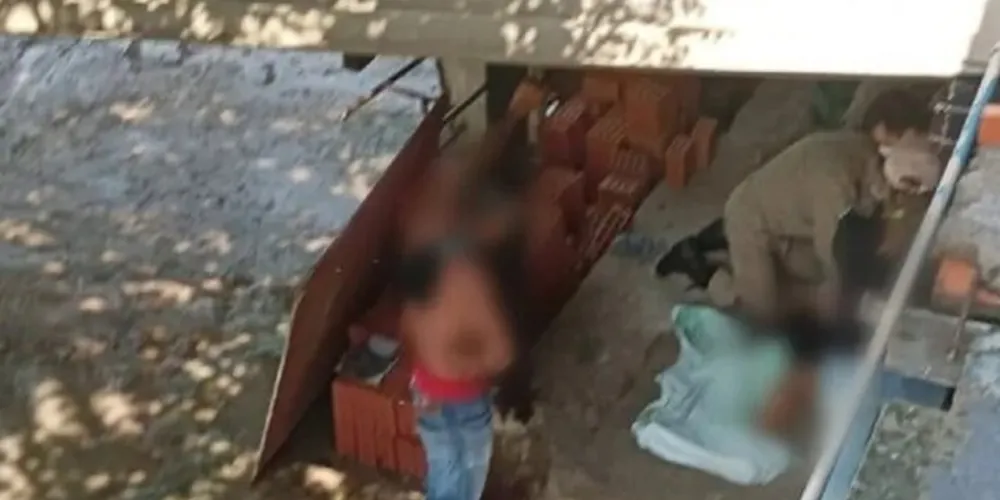 Os socorristas chegaram e realizaram os procedimentos de reanimação, mas Noemi não resistiu e morreu no local