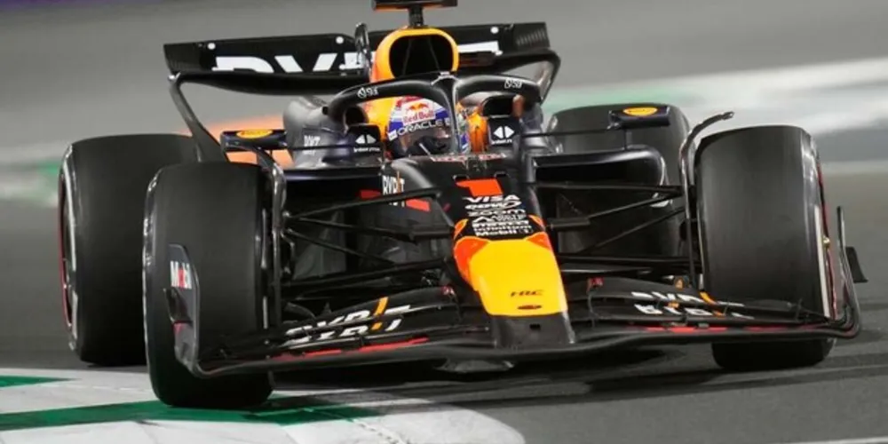 Tricampeão mundial chega ao 100º pódio da carreira