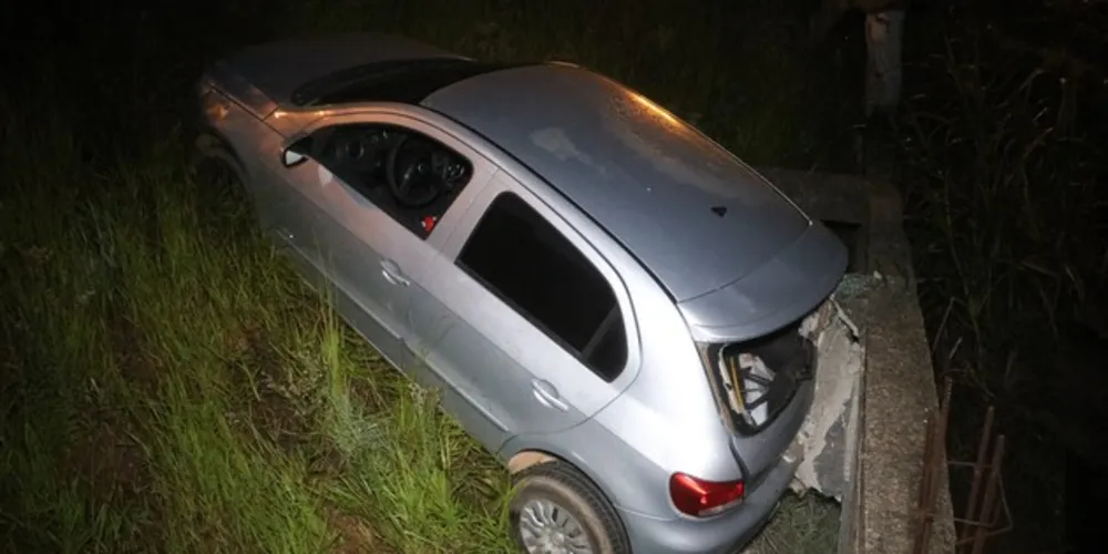 Acidente aconteceu na madrugada desta segunda-feira (22)