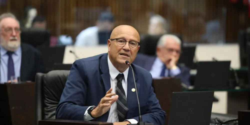 O deputado Luiz Claudio Romanelli (PSD) é presidente da Comissão de Orçamento da Assembleia Legislativa do Paraná