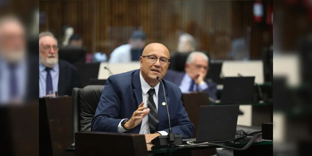 O deputado Luiz Claudio Romanelli (PSD) é presidente da Comissão de Orçamento da Assembleia Legislativa do Paraná