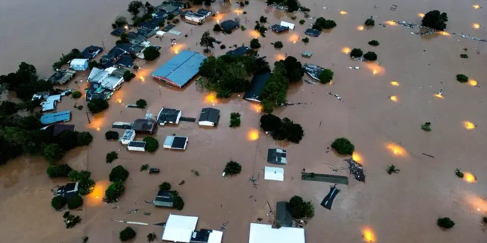 O total de pessoas em abrigos é de 4.645 e outras 10.242 estão desalojadas