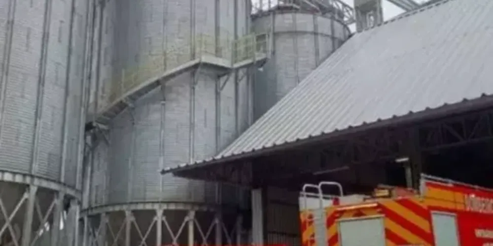 Quando o corpo de Bombeiros chegou no local, as vítimas já estavam inconscientes, não resistiram e morreram.