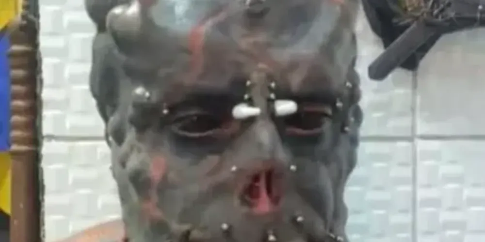 O tatuador divulgou a notícia recentemente no Instagram