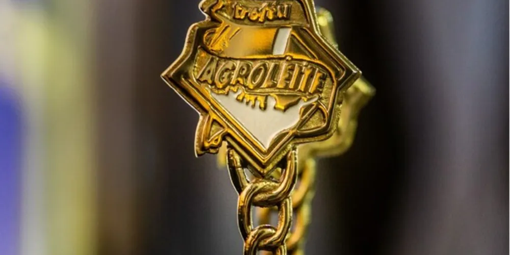 O troféu é uma iniciativa que tem como objetivo reconhecer e homenagear os melhores desempenhos e práticas da cadeia leiteira nacional
