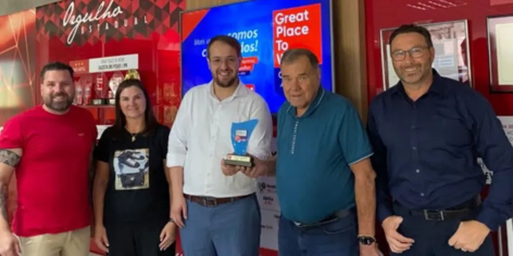 A diretoria da Lojas MM recebeu o prêmio do GPTW, nesta semana, em sua sede administrativa