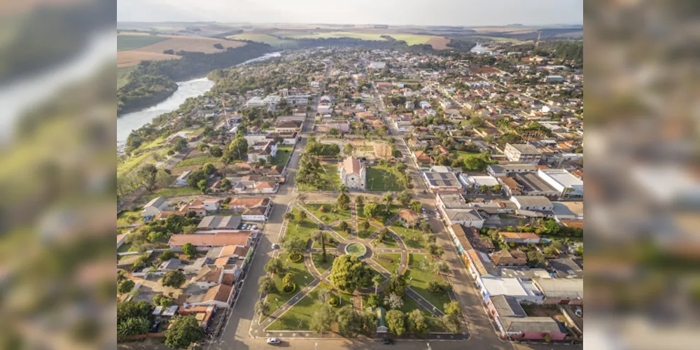 Na imagem do aniversário de 150 anos, foi explorado imagens das principais atividades econômicas do município