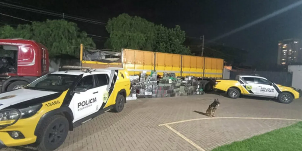Polícia Militar apreende 2 toneladas de maconha em caminhão em Iguaraçu