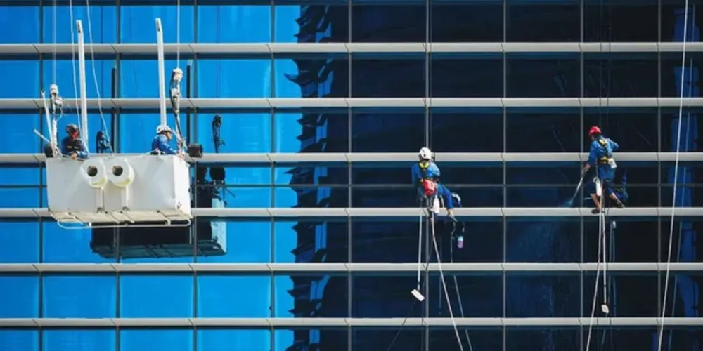 O suspeito continua detido na Cadeia Pública de Curitiba