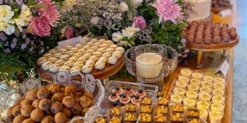 A Yaske Chocolates é uma empresa dedicada à produção de doces finos e lembrancinhas doces.