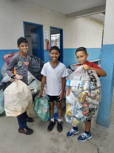 132 quilos de recicláveis foram retirados na escola