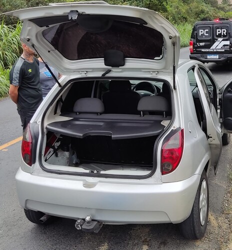 Os policiais civis, com o apoio da Polícia Militar, monitoraram o veículo utilizado pelo suspeito