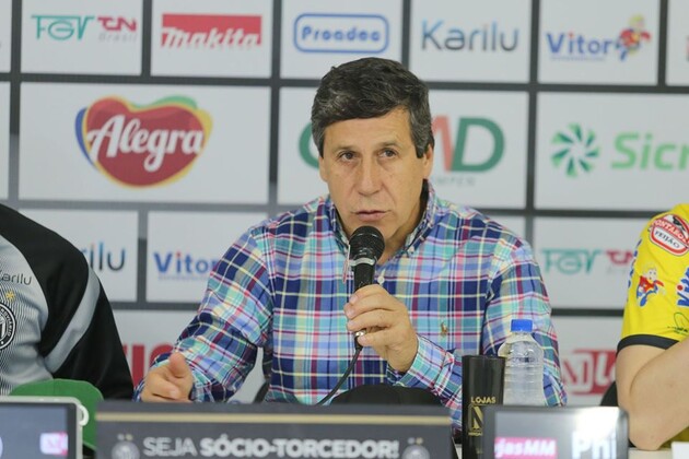 O presidente do clube, Álvaro Goes, detalhou a situação em entrevista coletiva