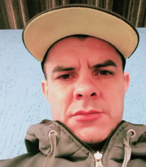 Vítima dos disparos é Everton Alexandre da Silva, de 38 anos