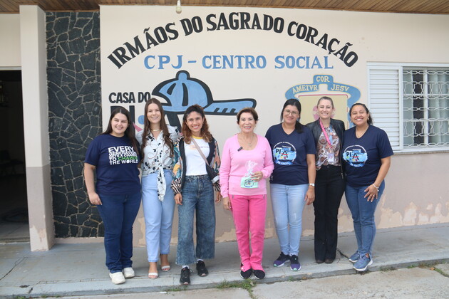 Jovem colombiana participa de projeto social em Ponta Grossa