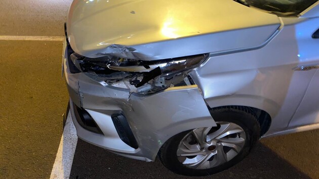 Parte da frente do veículo Argo ficou danificada com a colisão