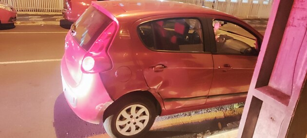 Fiat Palio foi atingido na lateral traseira