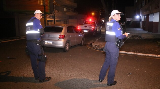 Acidente aconteceu na noite desta quarta-feira, no Centro de Ponta Grossa