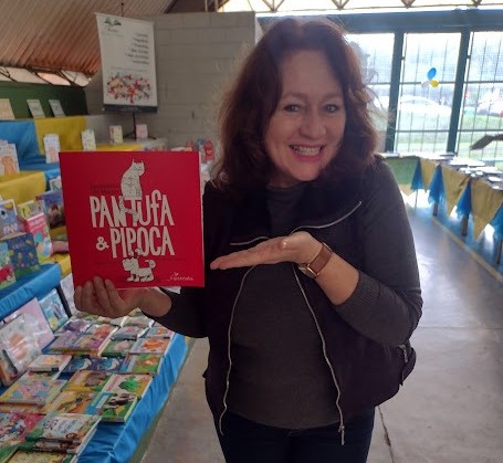 No próximo domingo (07), às 15h, acontece na Biblioteca do Sesc Estação Saudade o lançamento do livro infantil “Pantufa & Pipoca".