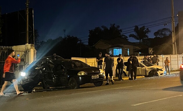 Acidente aconteceu na noite desta sexta-feira, em Ponta Grossa