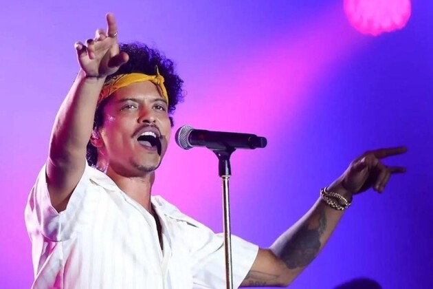 Bruno Mars durante apresentação no The Town, em São Paulo.