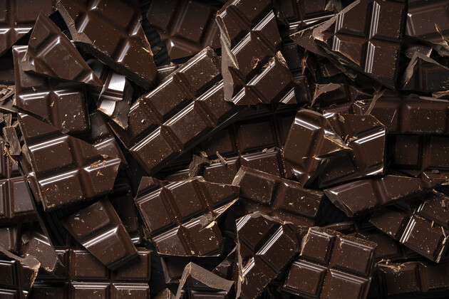 O chocolate meio amargo, a partir de 70% cacau, possui gorduras saudáveis com baixo teor de açúcar